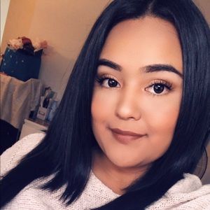 Meet your Posher, Celina